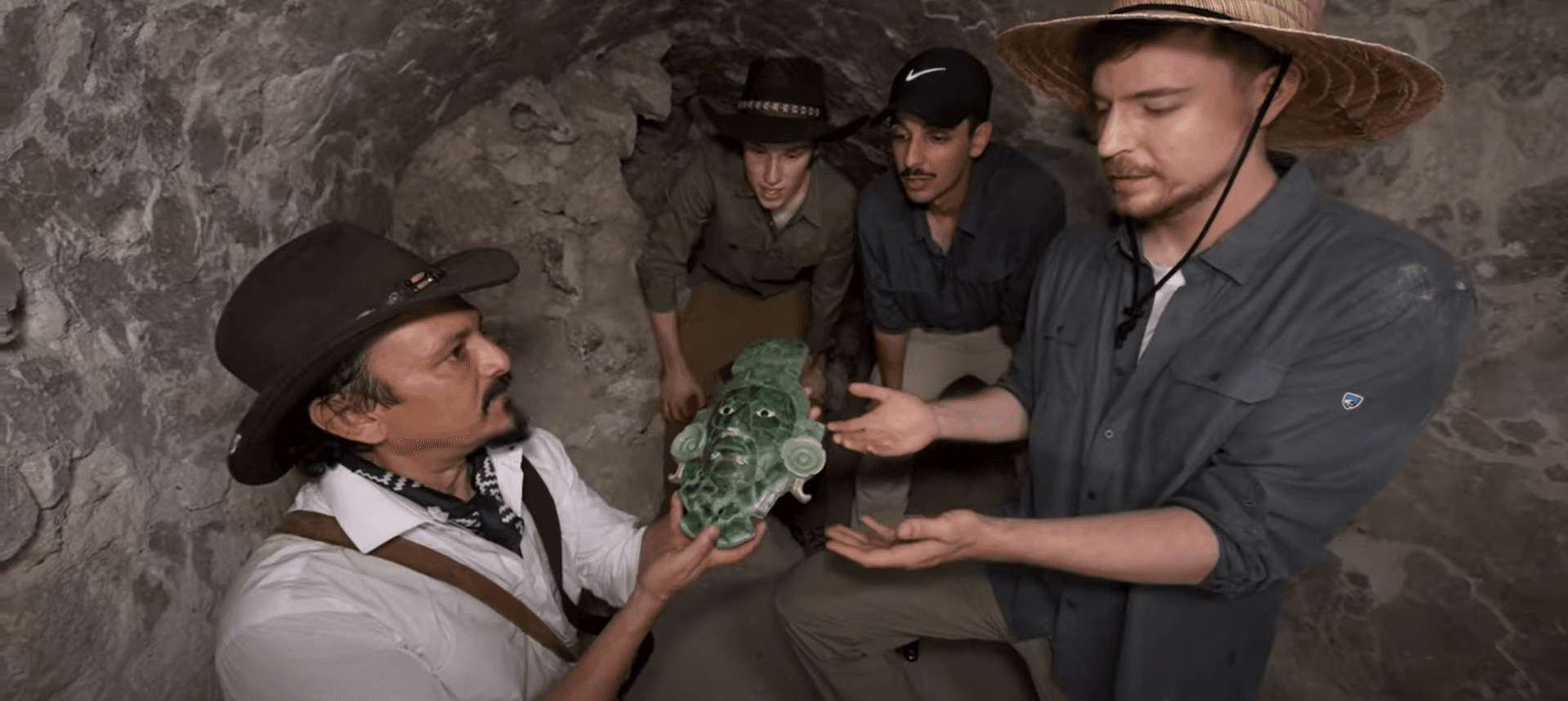 MrBeast graba video en zonas arqueológicas restringidas de México con permiso del INAH