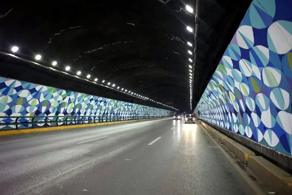 “Ojo de Agua” no sólo embellece un paso urbano, sino que transmite una sensación de movimiento, fluidez y conexión.
