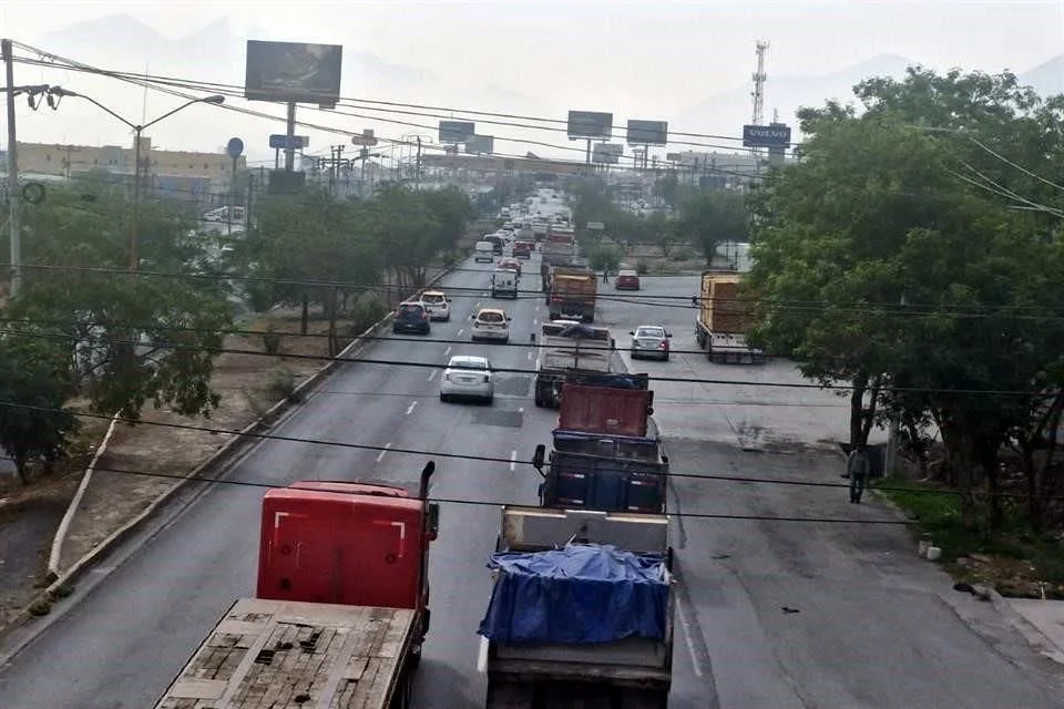Los transportistas denunciaron una persecución sistemática por parte de autoridades municipales y estatales, quienes los infraccionan sin motivo justificado.
