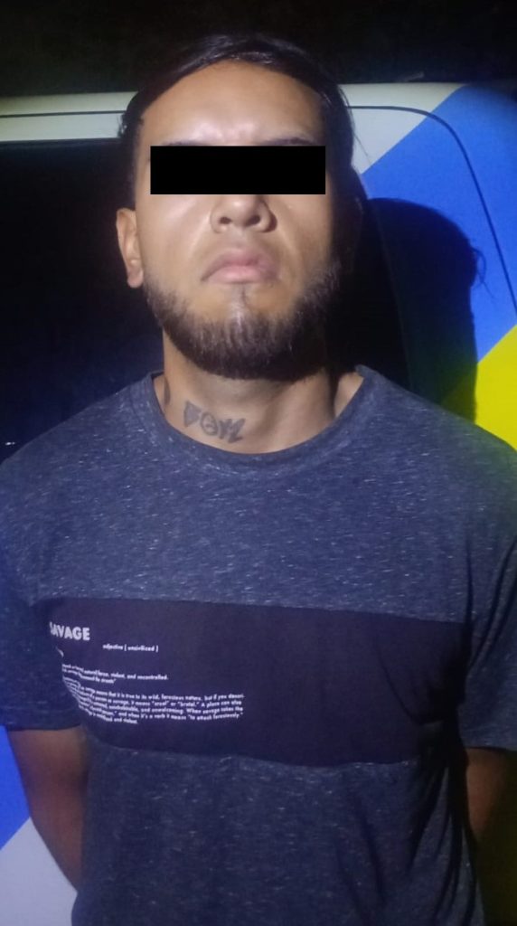 detuvieron a un joven de 22 años que portaba 265 dosis de diferentes drogas y dinero en efectivo, durante un operativo de vigilancia en la zona del Mesón Estrella, en el centro de la ciudad.