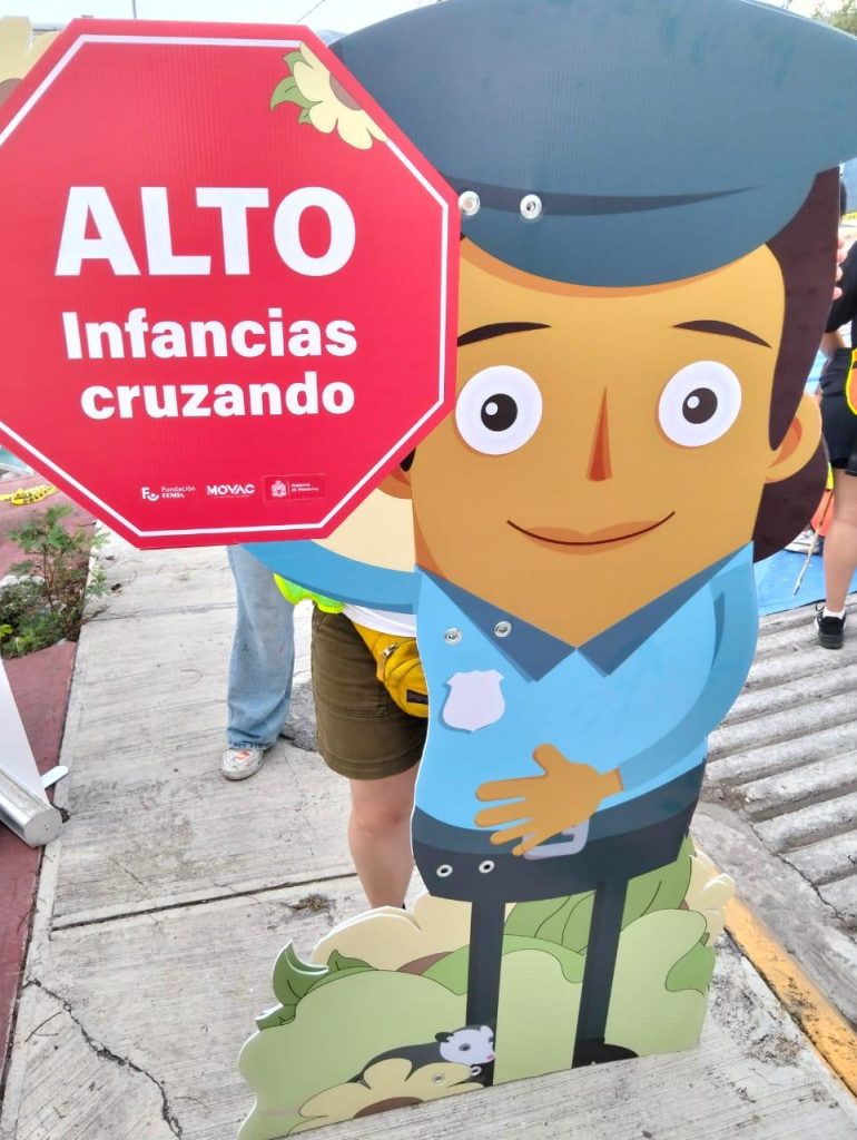 El Gobierno de Monterrey, junto con la asociación civil Movimiento de Activación Ciudadana. (MOVAC) y Fundación FEMSA, lanzó el proyecto “Zona Escolar Segura 2025–2026: Urbanismo Táctico en el Jardín de Niños "Cuauhtémoc”.