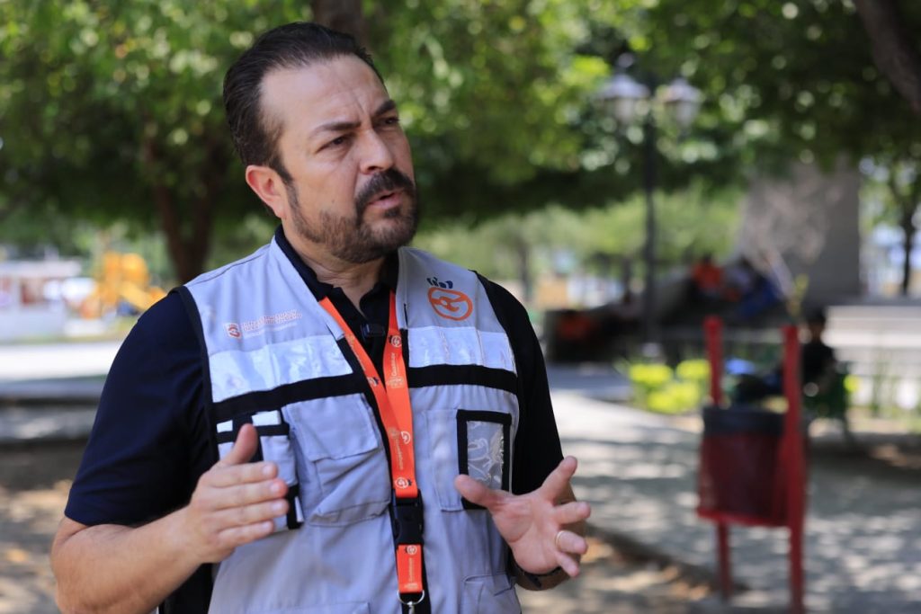 “La característica de esta nueva ruta es que va a correr de oriente a poniente y de poniente a oriente, es decir que va a unir la zona límites municipales en el oriente lo que es la calle Coahuila hasta el centro”, expresó el Secretario de Infraestructura y Desarrollo Urbano municipal.