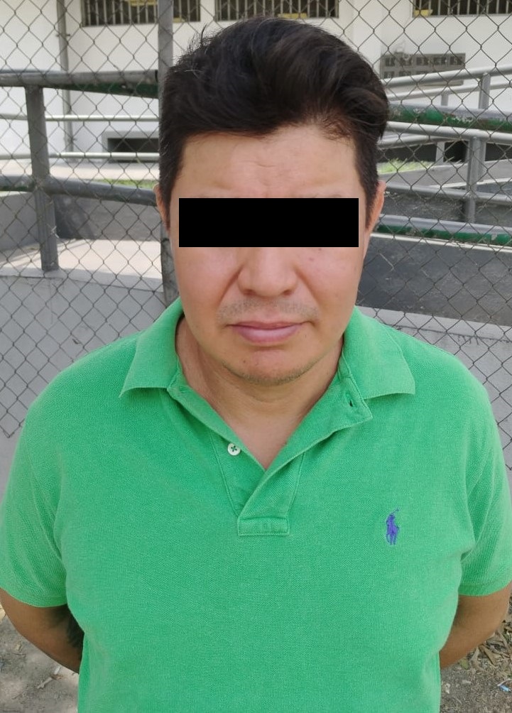 Al descender, le informan al presunto que la camioneta tiene reporte de haber sido robada el pasado 17 de marzo del año en curso, en la colonia 20 de noviembre, en el municipio de Guadalupe.
