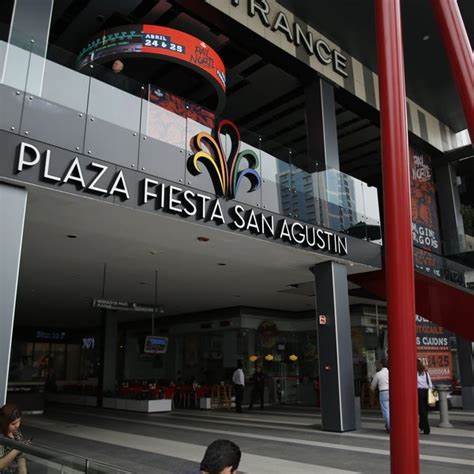 Detienen a cuatro presuntos delincuentes en Plaza Fiesta San Agustín