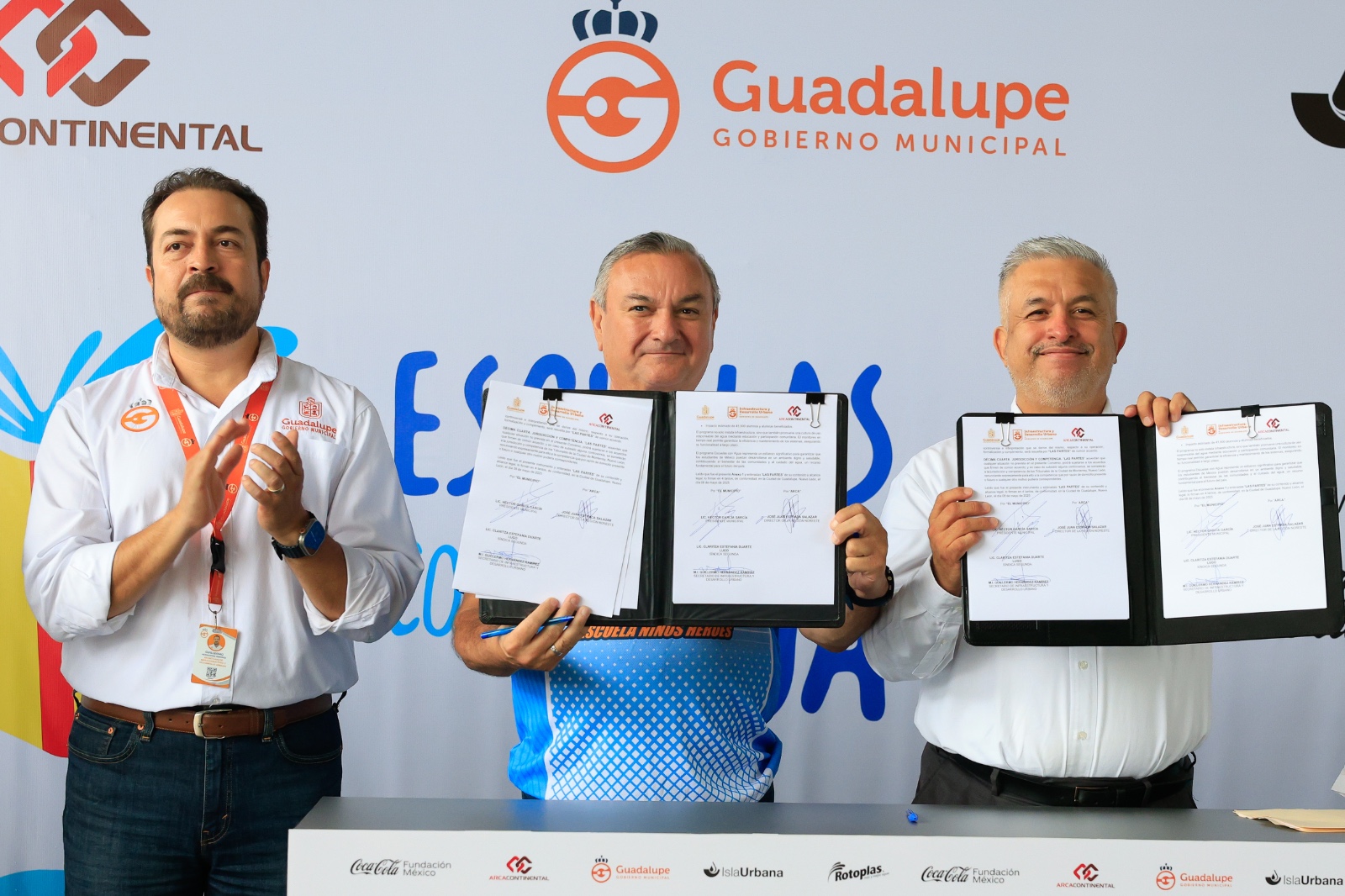 Tanto Arca Continental como la autoridad municipal establecieron una serie de compromisos para el éxito de las “Escuelas con Agua”.