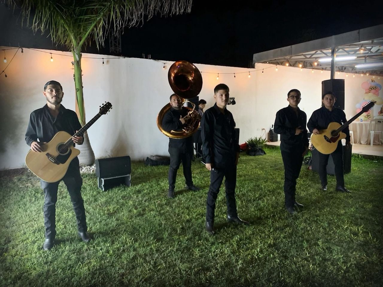 El “Grupo Fugitivo” es conocido en la región por animar eventos sociales y fiestas privadas. La desaparición ha generado una fuerte preocupación entre familiares, amigos y seguidores.