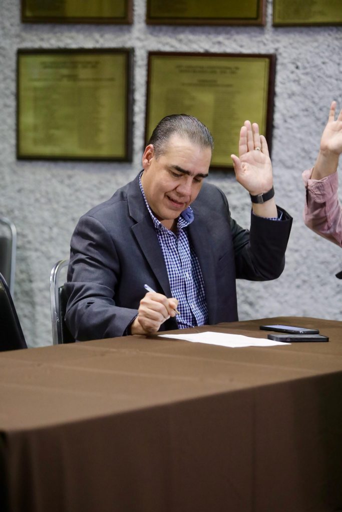 señaló que el problema requiere una atención integral, pues en Nuevo León existen al menos 150 mil menores en condiciones de riesgo, como pobreza o abandono escolar