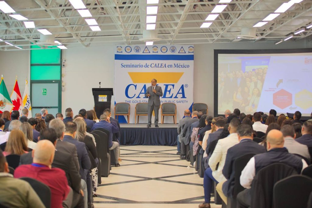 Apenas dos meses después de recibir el premio Tri Arco, el máximo reconocimiento de la Comisión de Acreditación para Agencias de Aplicación de la Ley (CALEA), la Policía de Escobedo va por un impacto en la paz pública, el tejido social y el desarrollo económico.