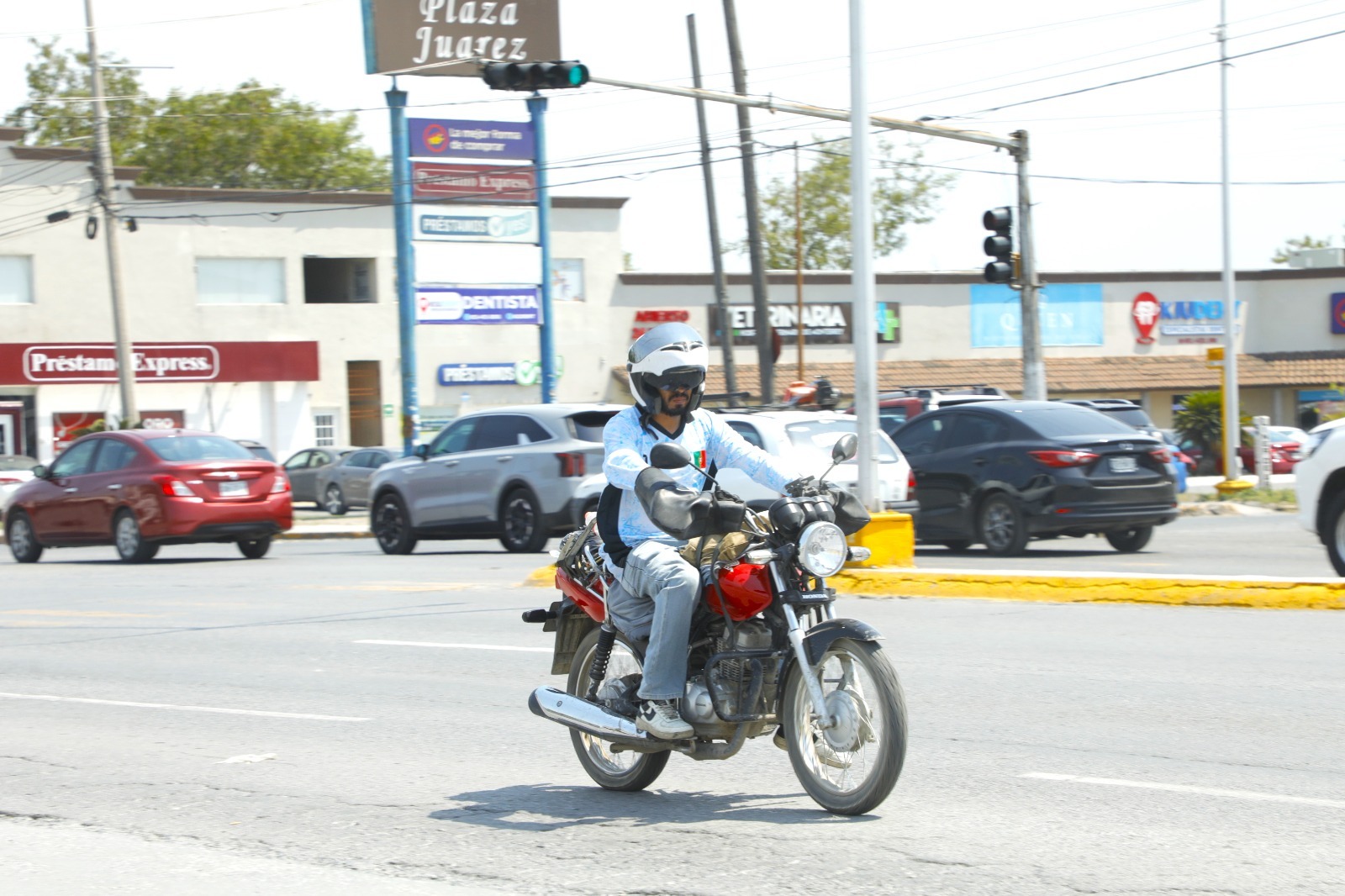 Lanza Escobedo campaña para regularizar a motociclistas