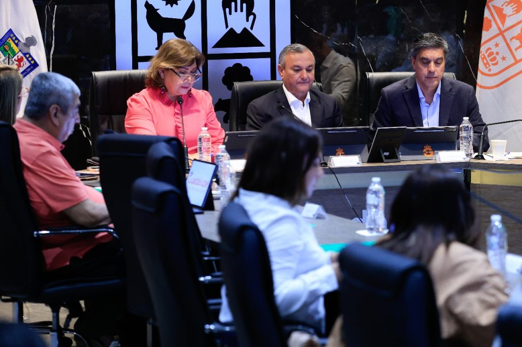 Les agradezco mucho apoyar esta instalación de más de 300 casetas de transporte público que van a ser muy modernas, algunas de ellas climatizadas y con WiFi
