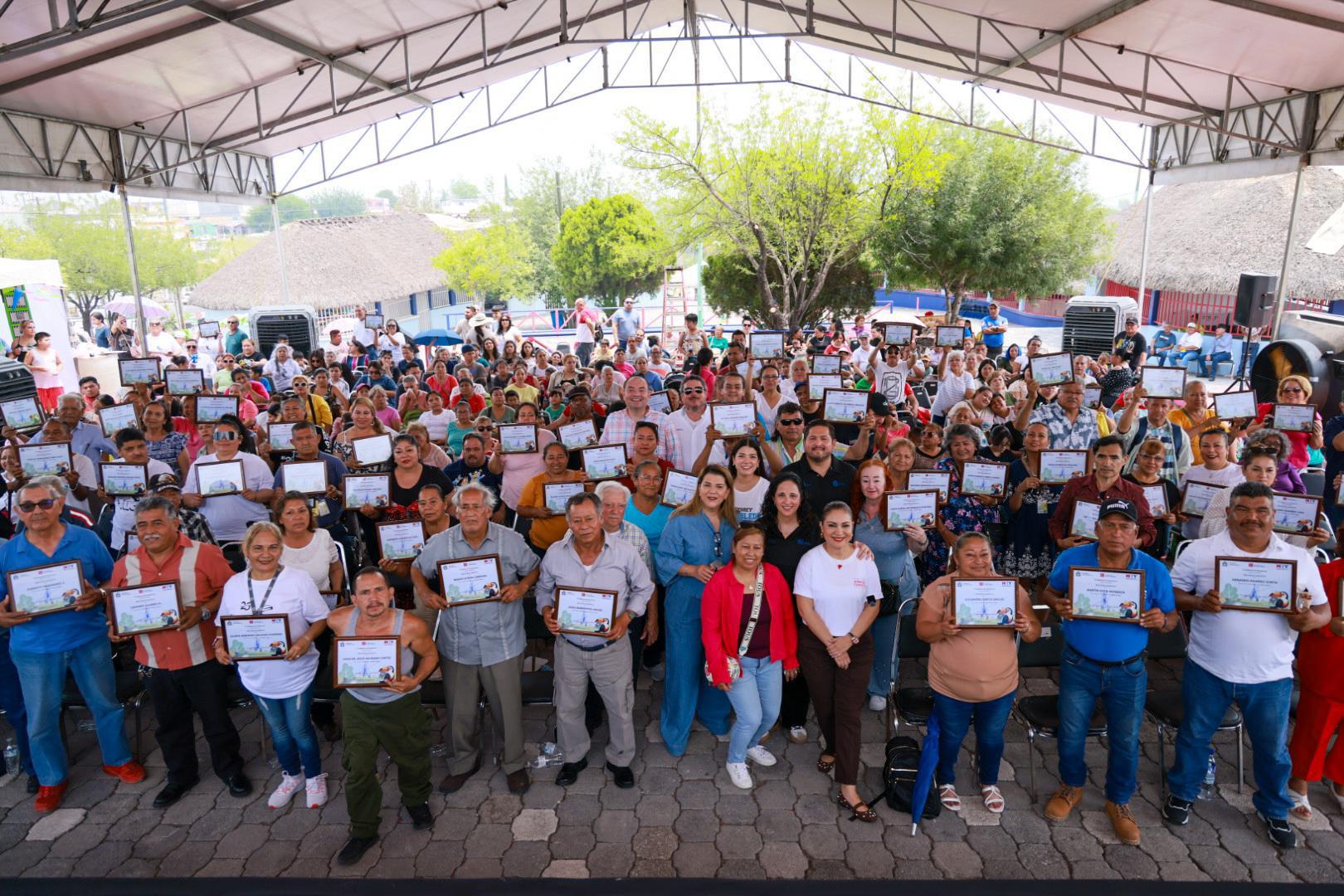 Recordó que este año se rompió récord de visitas a las áreas acuáticas de los parques municipales al contabilizar 90 mil personas que acudieron en la temporada de Semana Santa.