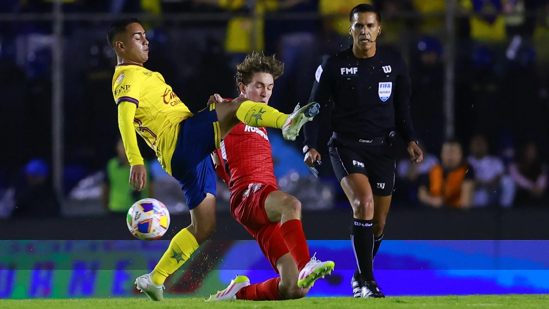 Ahora, la gran final se definirá el próximo domingo en el Estadio Nemesio Diez, donde Toluca buscará consagrarse en casa, y América intentará conquistar su título 15 y el cuarto campeonato consecutivo.