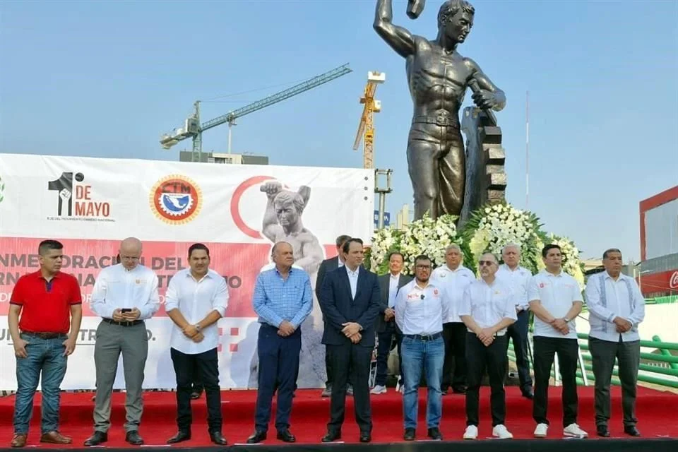 Conmemoran Día del Trabajo en Monterrey con reclamo por mejor transporte público