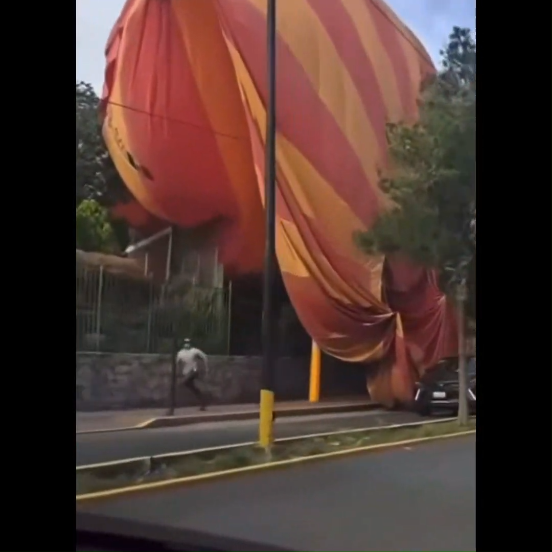 Globo aerostático se desploma sobre vivienda en Edomex; 12 lesionados