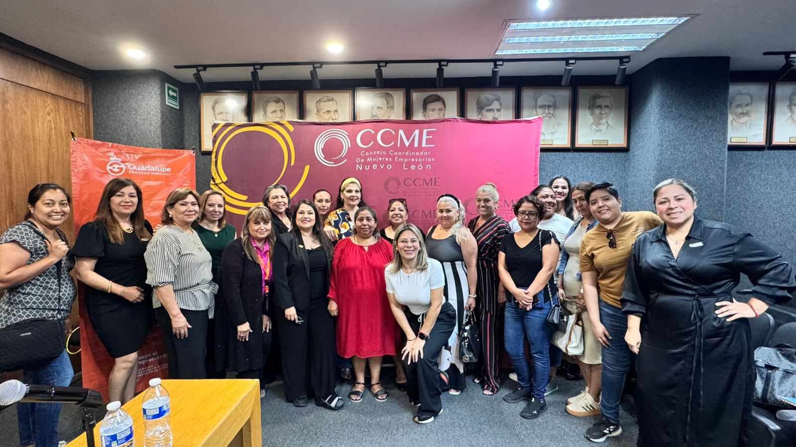 En la primera sesión 25 mujeres beneficiarias iniciaron su formación con herramientas clave para consolidar sus negocios de manera formal y sostenible.