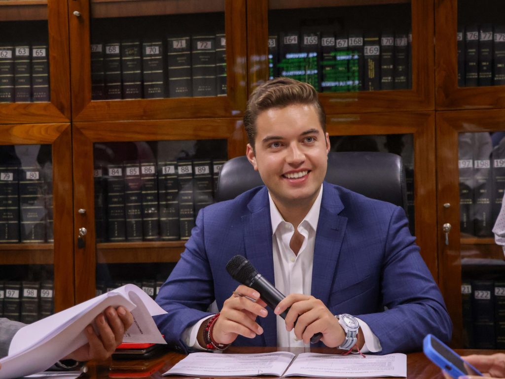El Diputado Elizondo subrayó que esta medida también se alinea con el derecho constitucional a la salud (artículo 4°) y con los compromisos internacionales asumidos por México