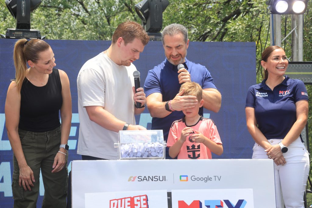 “Hay una firme decisión de hacer y transformar este espacio, ciudad deportiva, en un espacio digno de una ciudad como la ciudad de Monterrey, y de nada serviría este espacio digno si no hay quienes vienen aquí a darle vida todos los días.”