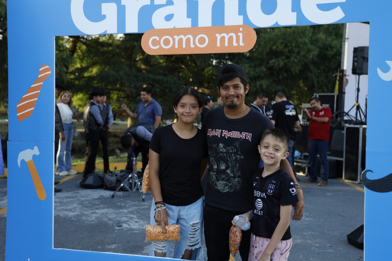 Por su parte, la Secretaria de Bienestar Social, Anelis Elizondo destacó el papel importante del padre, como pilar de una familia.