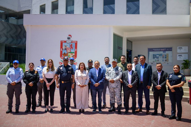 En este espacio, Mijes advirtió que los retos actuales como el narcomenudeo y la violencia familiar exigen una respuesta conjunta, estratégica y contundente.