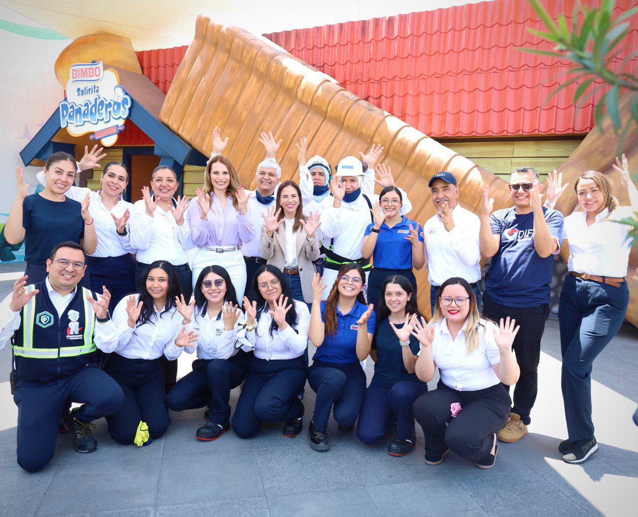 Como parte del acompañamiento integral, el DIF Monterrey ha apoyado a Grupo Bimbo con interpretación en Lengua de Señas Mexicana durante las brigadas de empleo y entrevistas laborales, facilitando así la inclusión efectiva de personas con discapacidad auditiva.