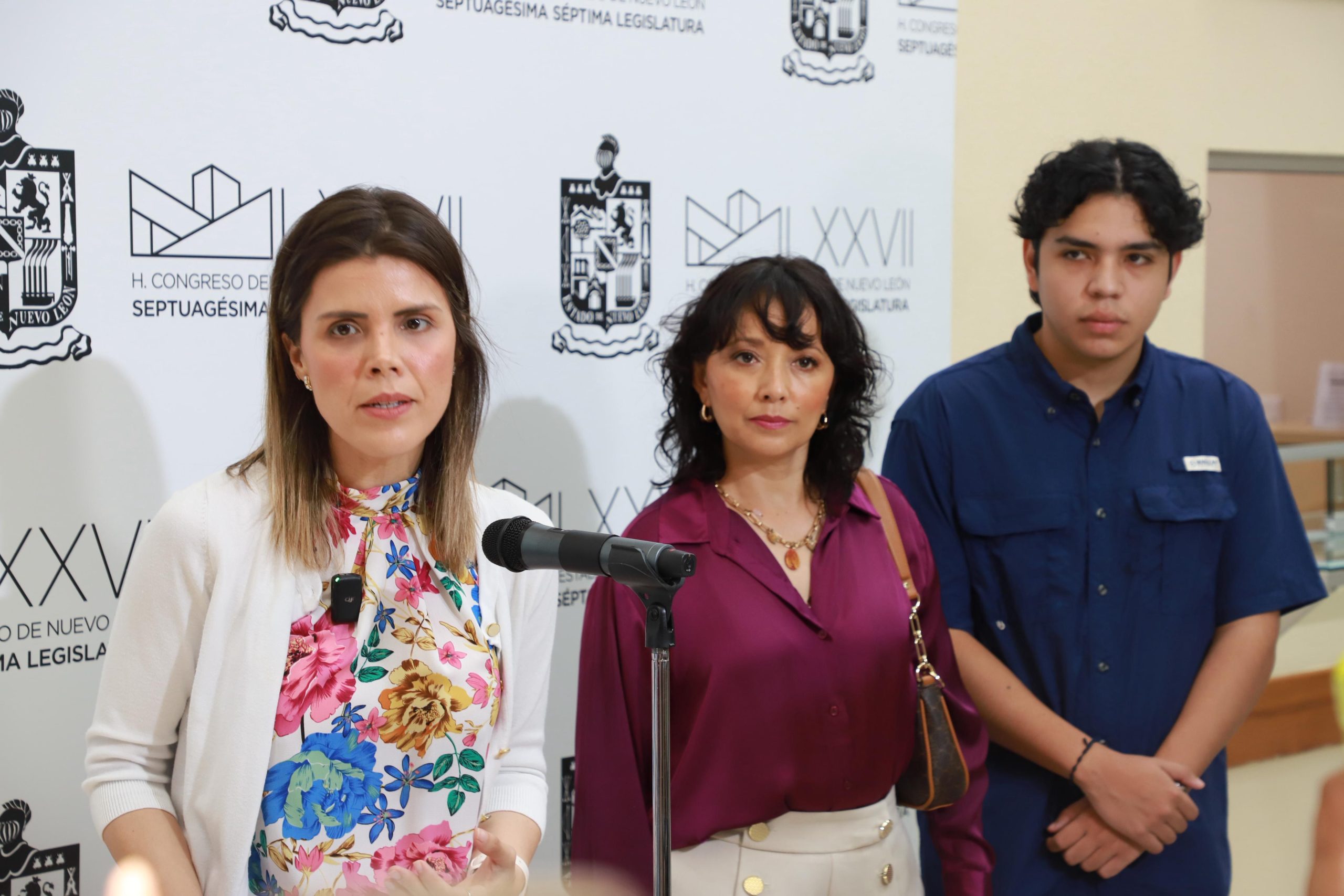 La Diputada de Acción Nacional, Claudia Caballero Chávez presentó una iniciativa de reforma para plasmar en la Constitución Estatal el derecho de los niños y niñas a ser adoptados y tener una familia.