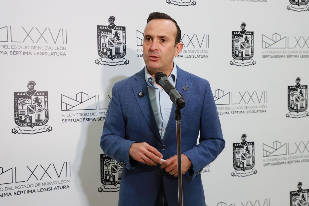 De la Fuente también puso énfasis en la necesidad de intensificar las revisiones vehiculares en el Puente Colombia, como parte de los compromisos bilaterales entre México y Estados Unidos para frenar el tráfico de drogas.