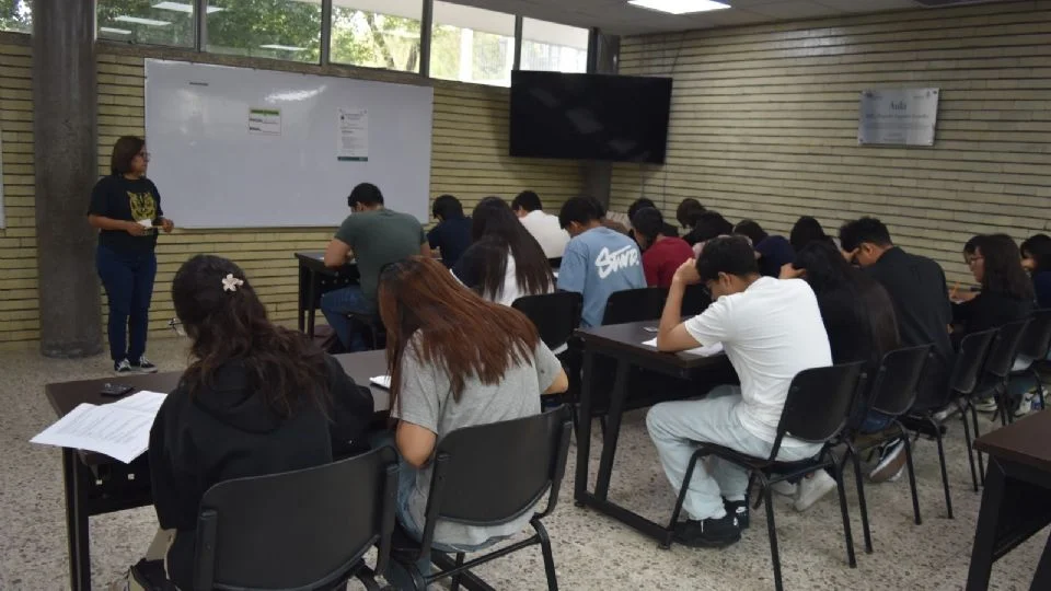 Más de 41 mil jóvenes presentan examen de ingreso a facultades de la UANL